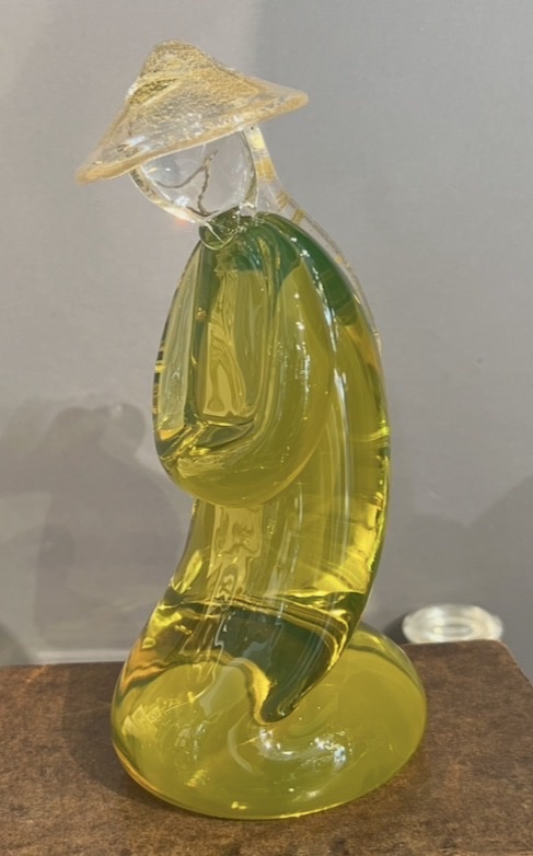 Kneeling Chinese Figure Made Of Uraline Glass – Murano, Circa 1960-photo-3