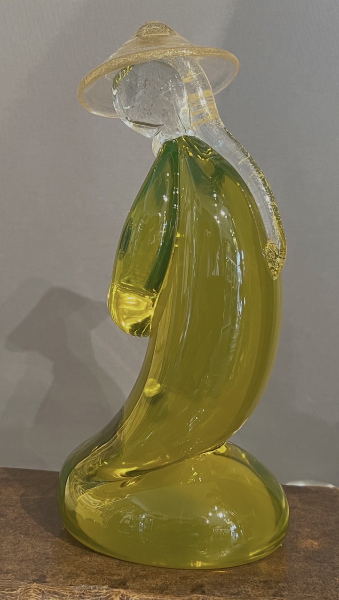 Kneeling Chinese Figure Made Of Uraline Glass – Murano, Circa 1960-photo-2