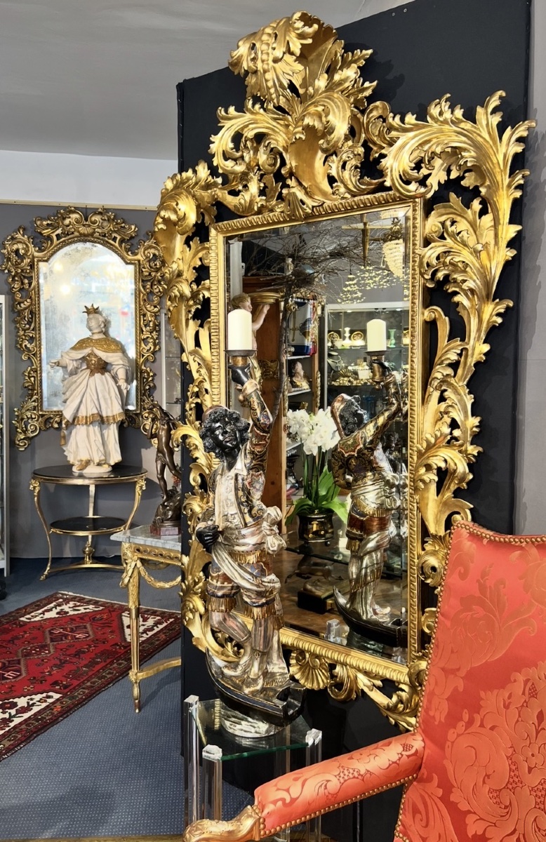 Miroir d’apparat florentin en bois sculpté et doré, Toscane vers 1780-1820-photo-3