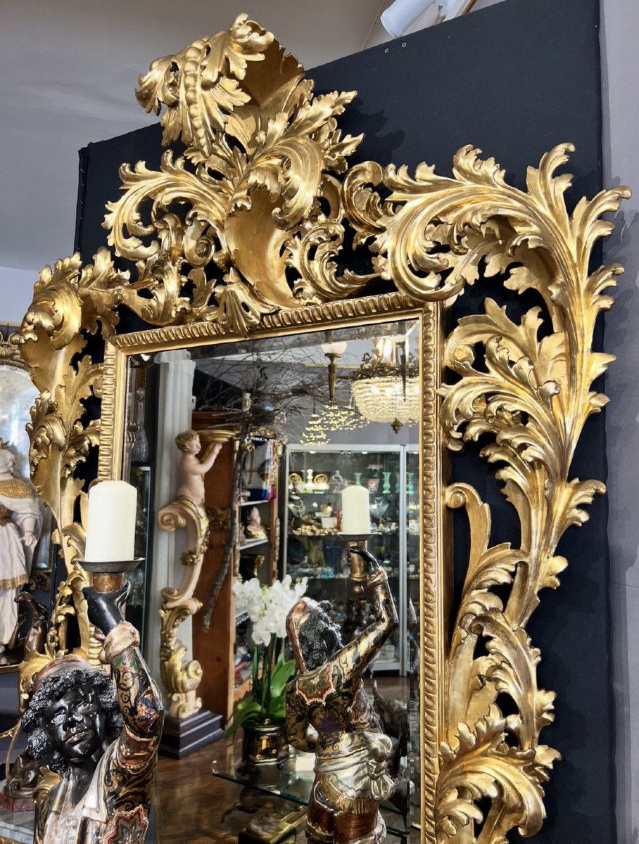 Miroir d’apparat florentin en bois sculpté et doré, Toscane vers 1780-1820-photo-4