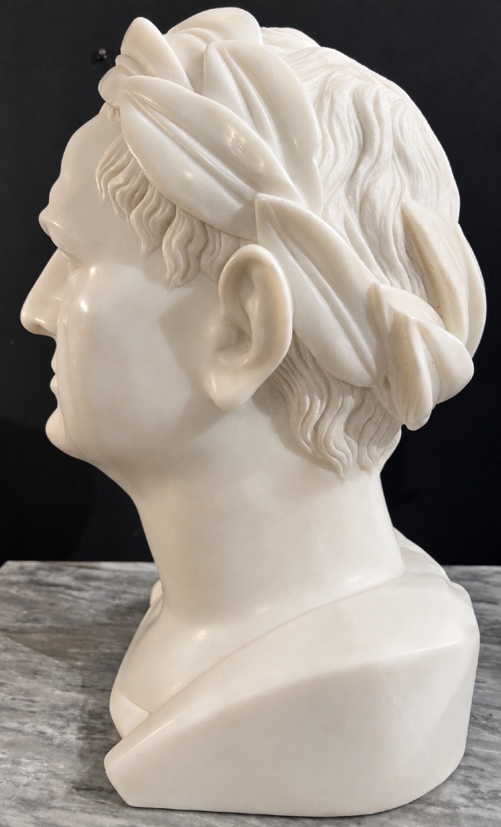 Under The Laurel Wreath — Head In White Carrara Marble, Circa 1900-photo-2