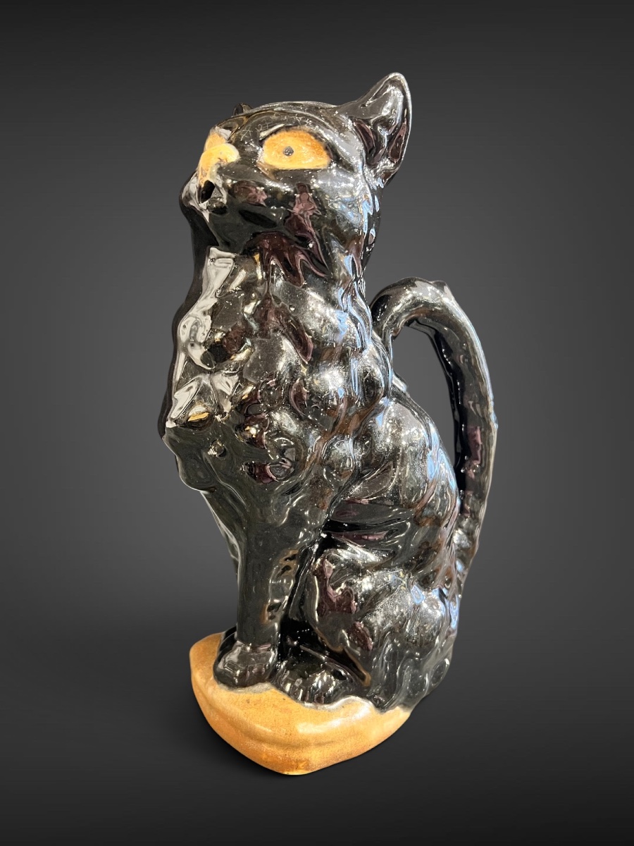 Chat noir au regard d’ambre — Pichet en faïence émaillée