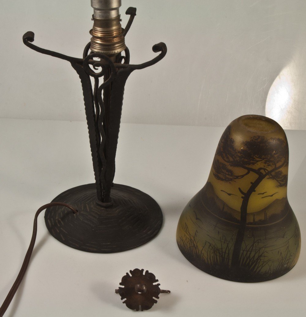 J. Michel Lampe En Verre Et Fer Forgé Art Nouveau-photo-1