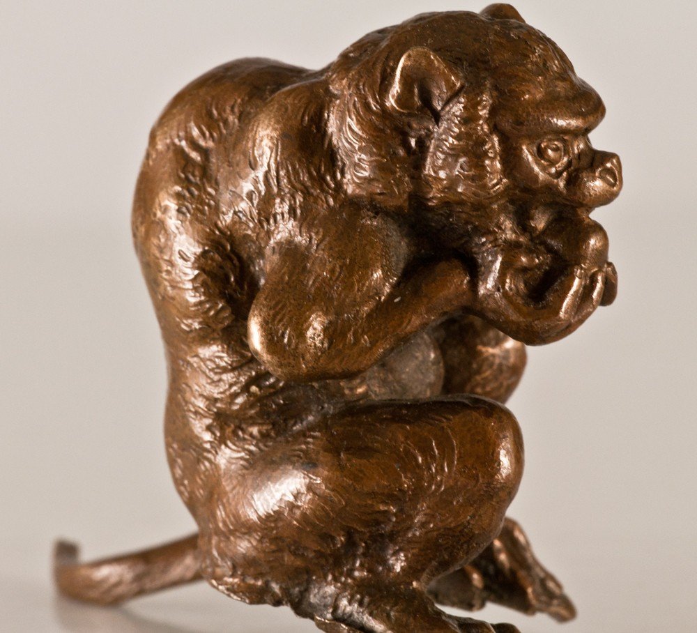 The Monkey That Eats Animal Bronze Boin And Henry + Henry Fres-photo-1