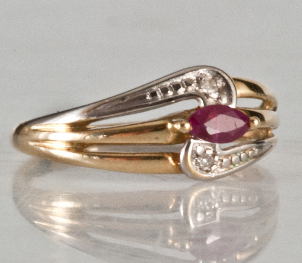 Ruby And Brilliant Ring In 18 Carat Gold Eagle Head Hallmark