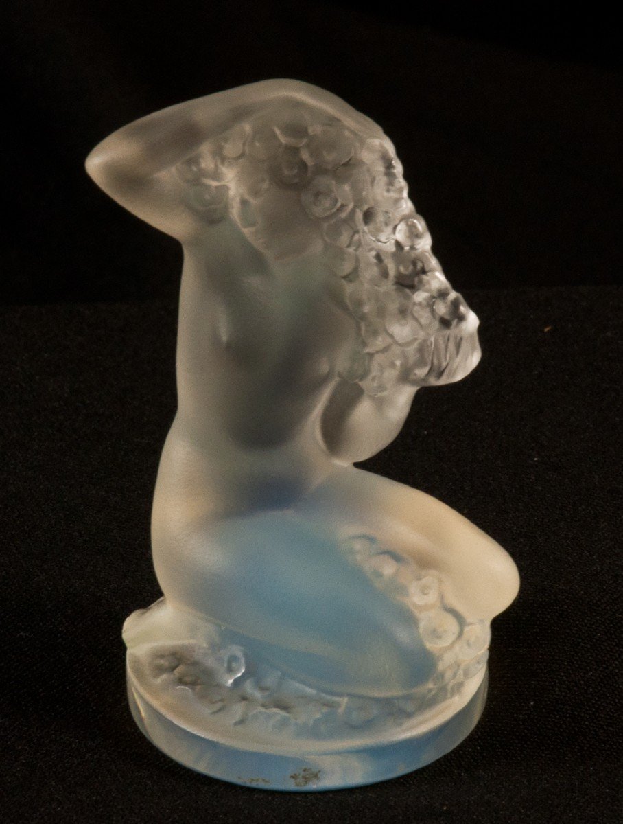 Lalique France modèle Floréal Statuette Femme Verre Opalescent