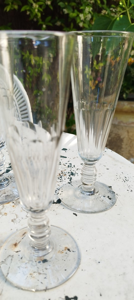 5 Glass Champagne Glasses-photo-2