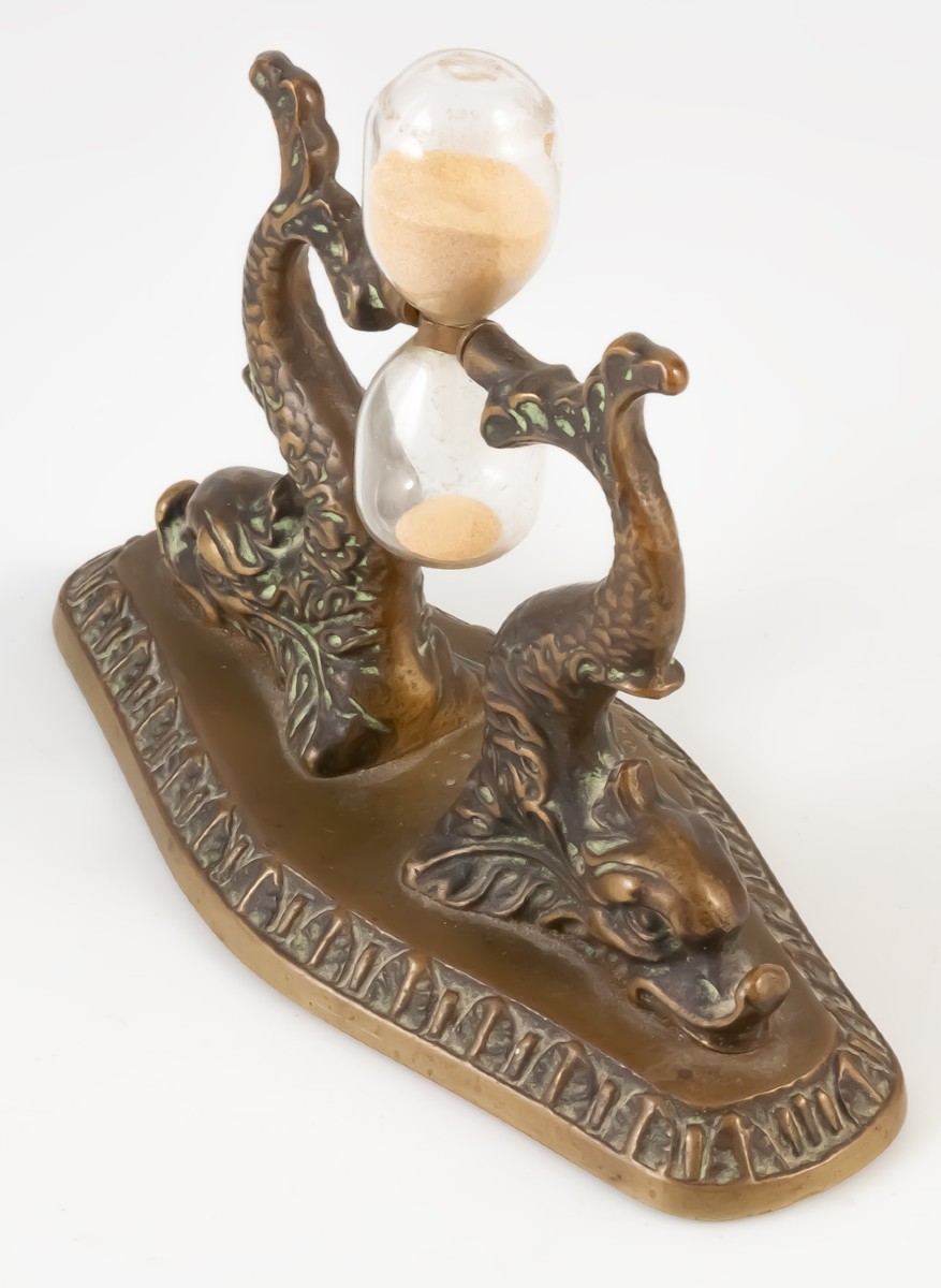 Max le Verrier sablier en bronze aux deux dauphins-photo-2