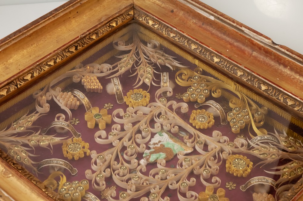 18th-century Paper Filigree Reliquary Containing 12 Relics-photo-4