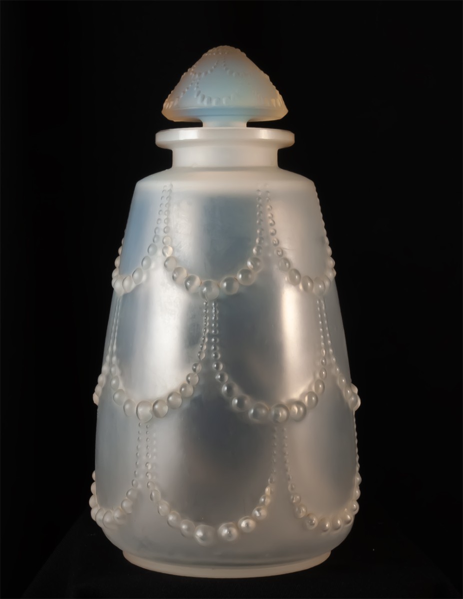 N°600 René Lalique flacon à parfum en verre opalescent modèle Perles - LE GRAND - LOT1
