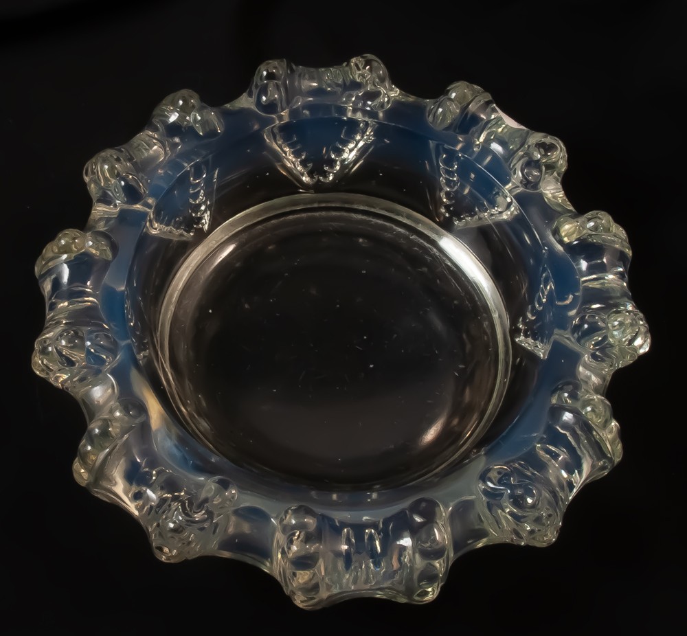 Grand cendrier ATT Lalique France verre opalescent modèle Cannes-photo-2