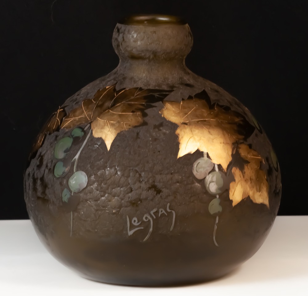 Legras vase boule aux raisins et feuilles de vigne