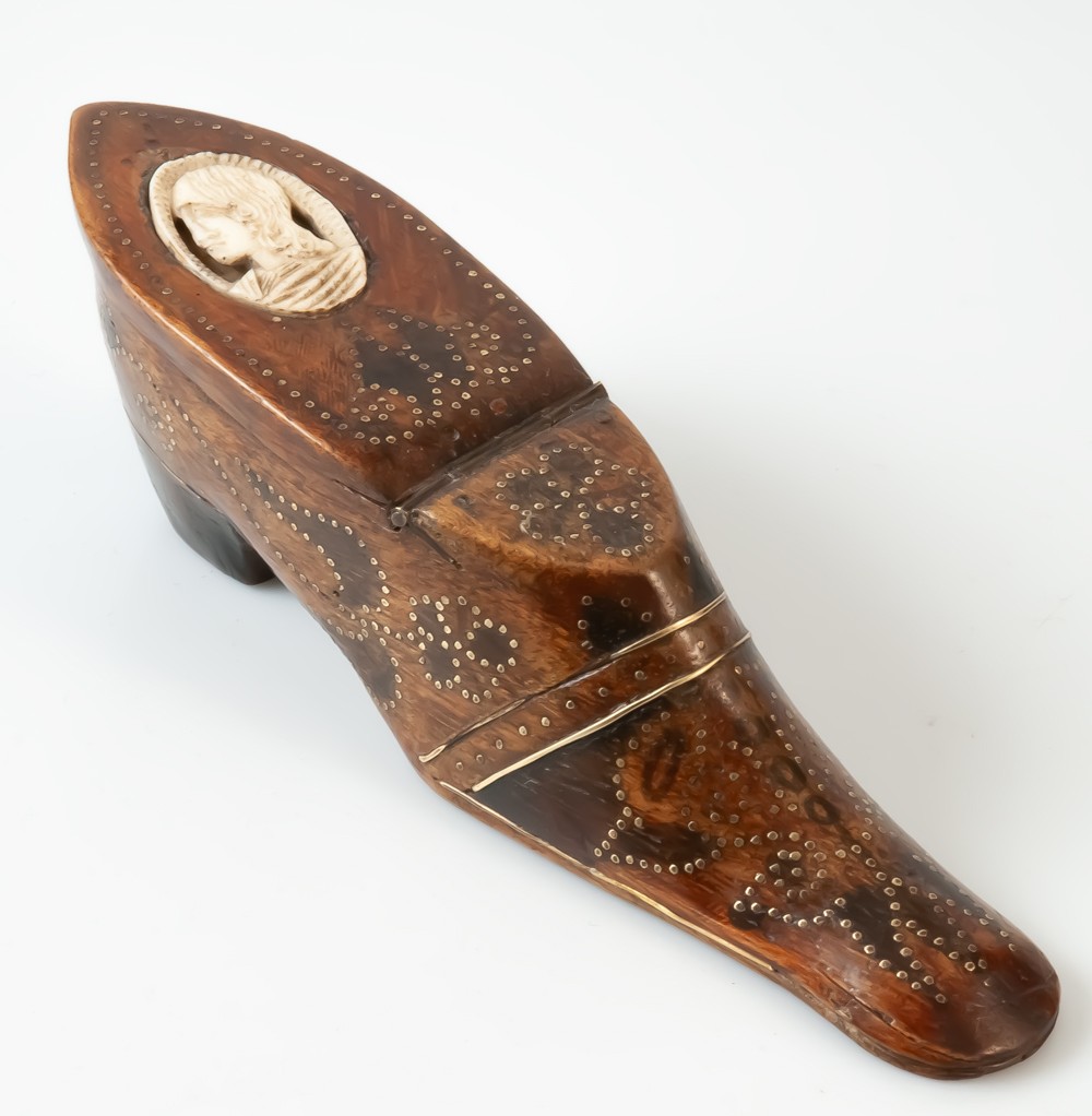 Wooden Snuffbox In The Shape Of A Shoe-photo-2