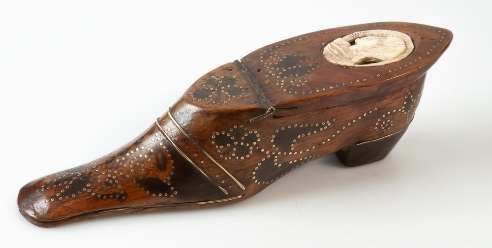 Wooden Snuffbox In The Shape Of A Shoe-photo-3