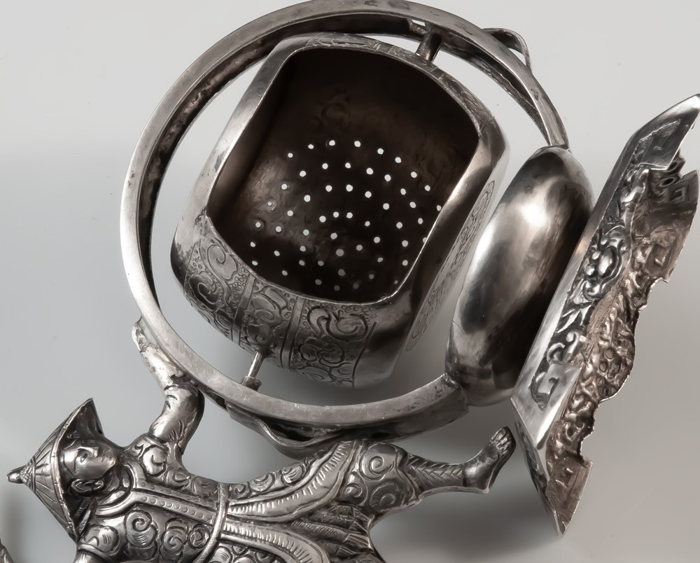 Solid Silver Asian Tea Strainer From China, Indochina, And Vietnam-photo-3