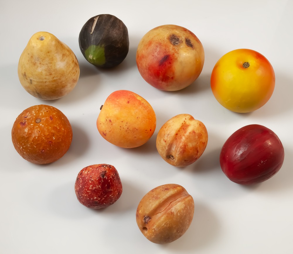 10 fruits en marbre