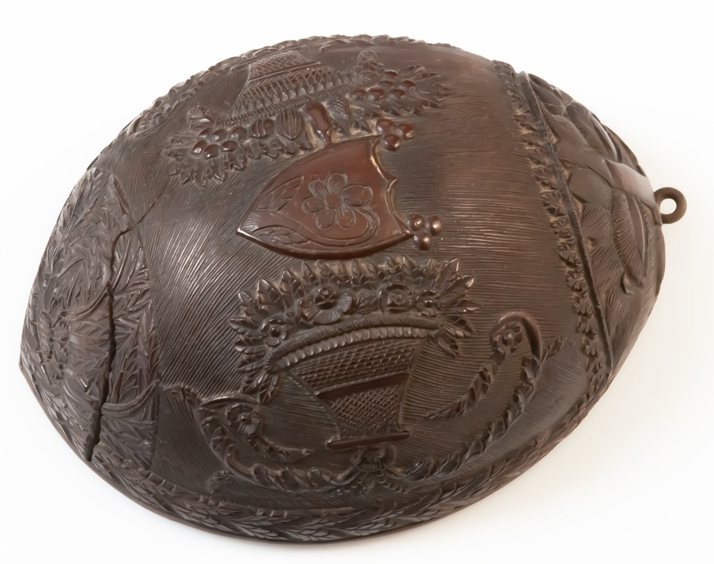 Demi noix de corozo écusson fleuri