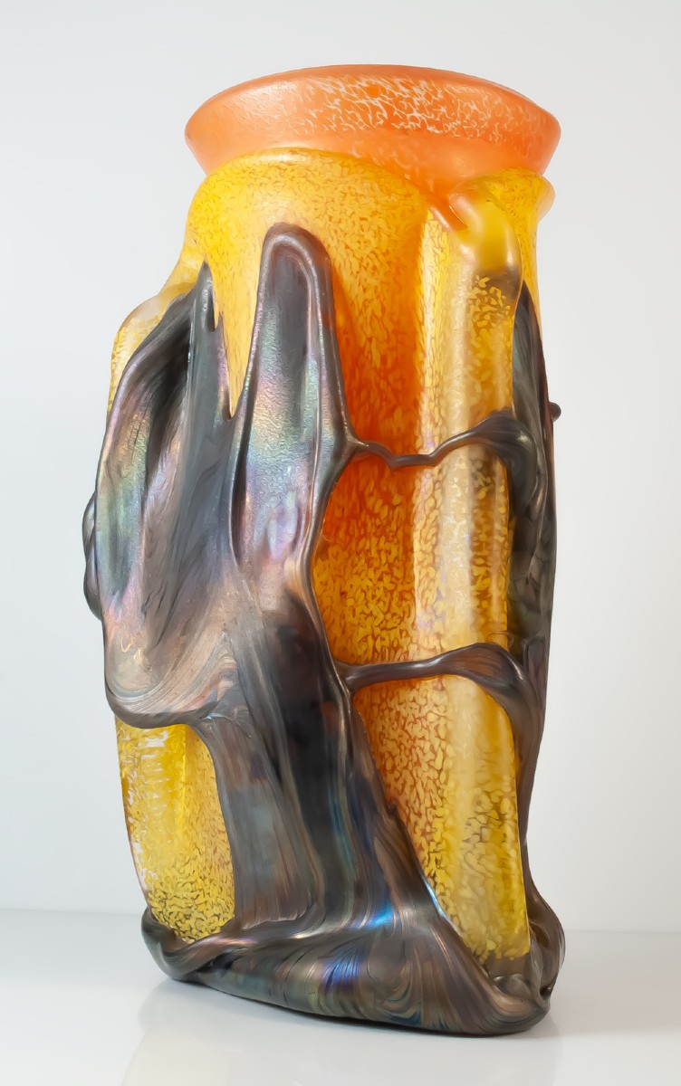 Jean Claude Novaro (1943-2015) vase en verre soufflé à irisations