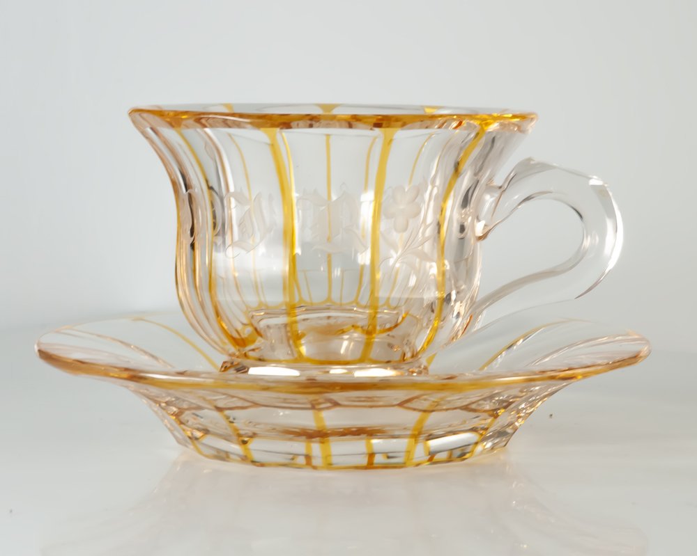 Tasse à thé " Souvenir " en cristal taillé