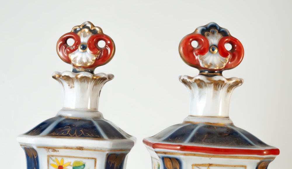 Two Large Perfume Bottles In Bayeux Porcelain With Imari Decoration-photo-3