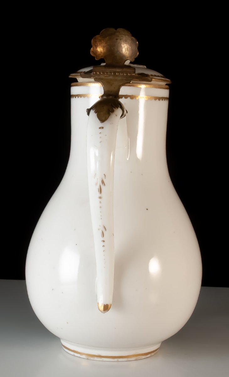 18th-century Porcelain Jug From Locré-photo-3