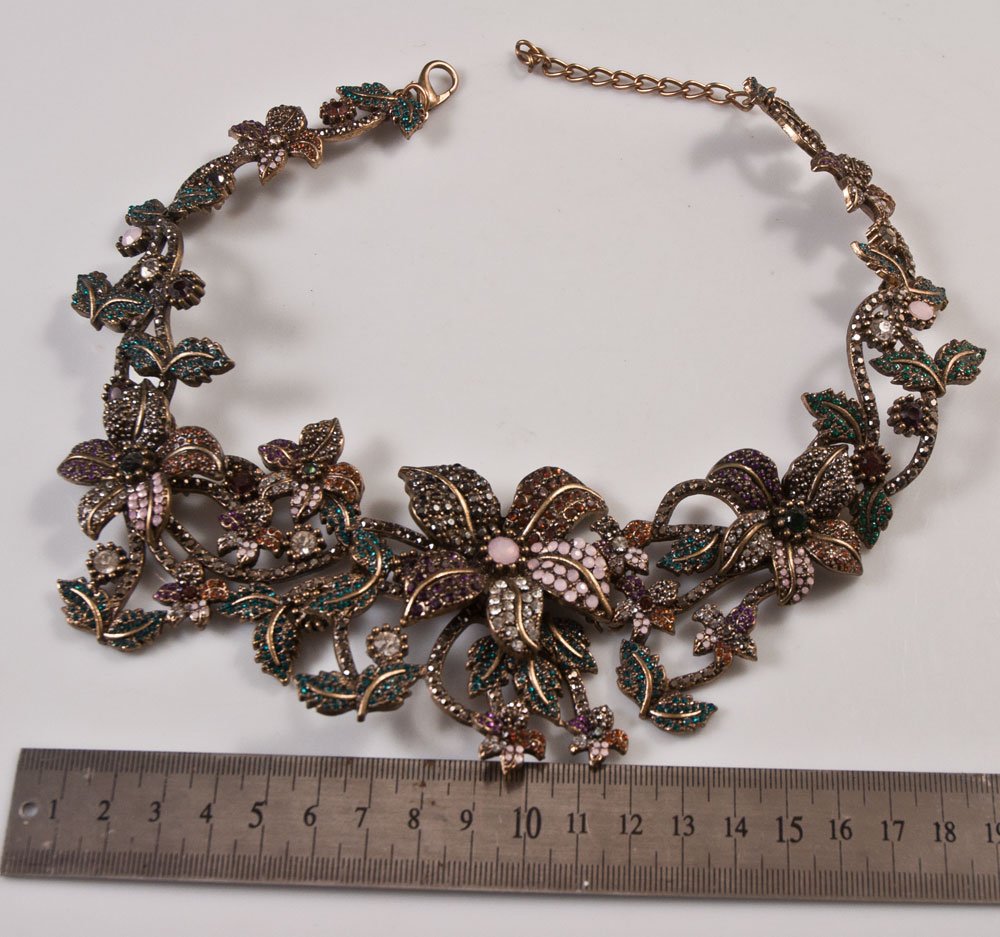 Fantasy Theater Necklace-photo-1