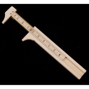 pied à coulisse ancien