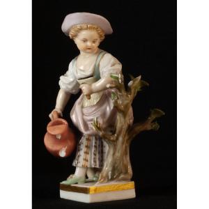 Meissen figurine en porcelaine jeune fille au pichet