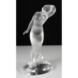 Lalique France " danseuse au bras baissé "