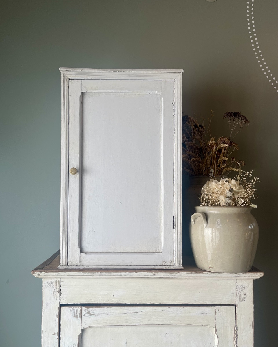 Large Medicine Cabinet / Patinated Bedside Table)