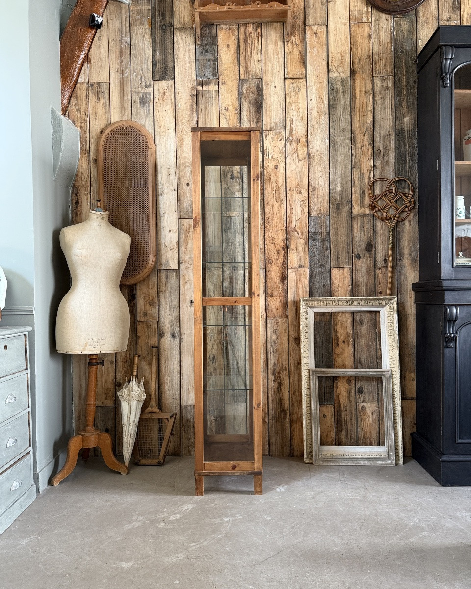 Vitrine En Pin -photo-1