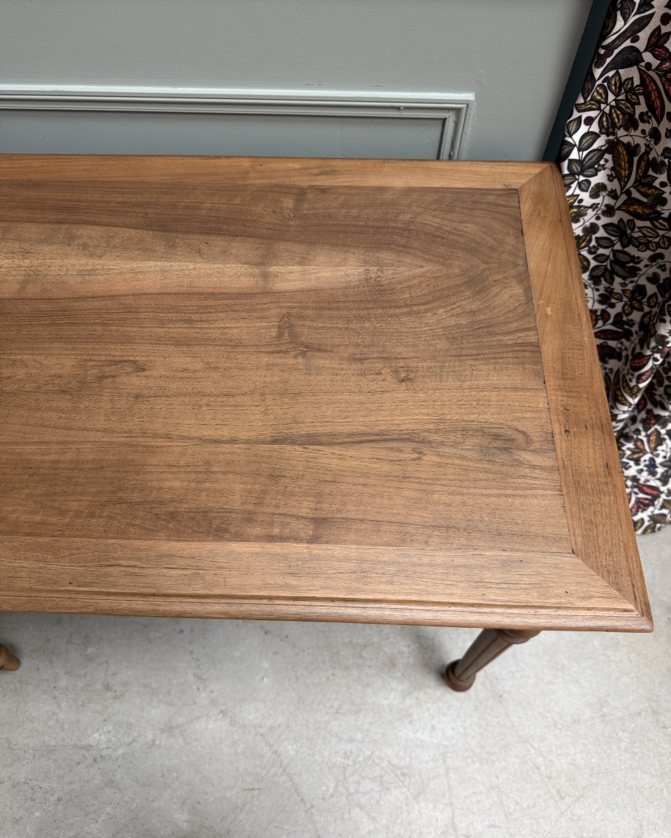 Table With Renovated Turned Legs-photo-3