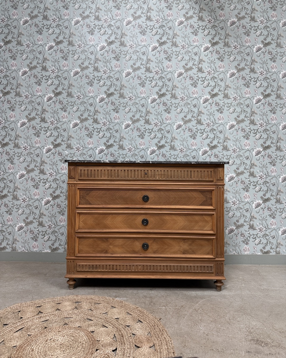 Commode en marqueterie et plateau en marbre