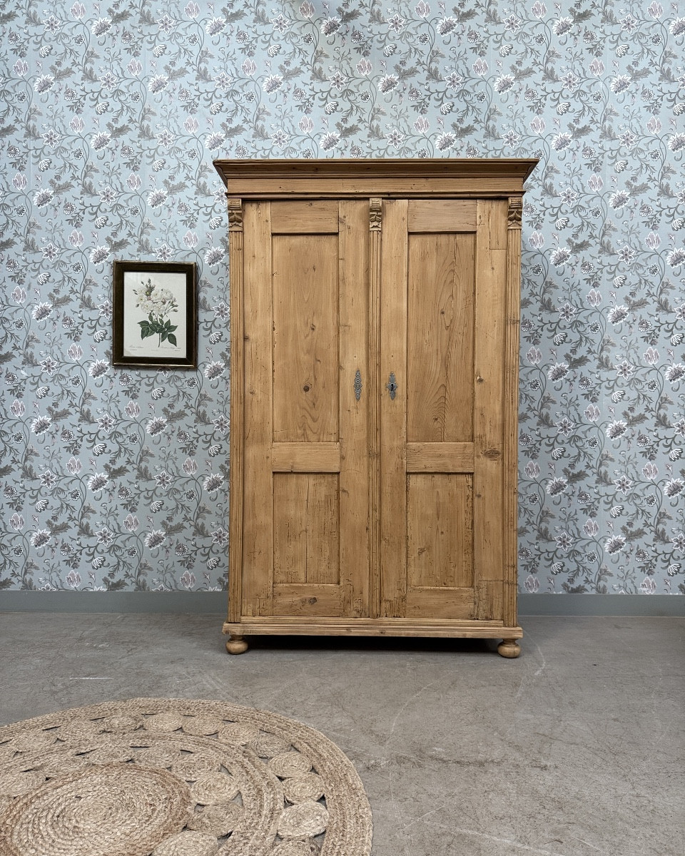 Grande armoire anglaise en pin massif (rénovée)