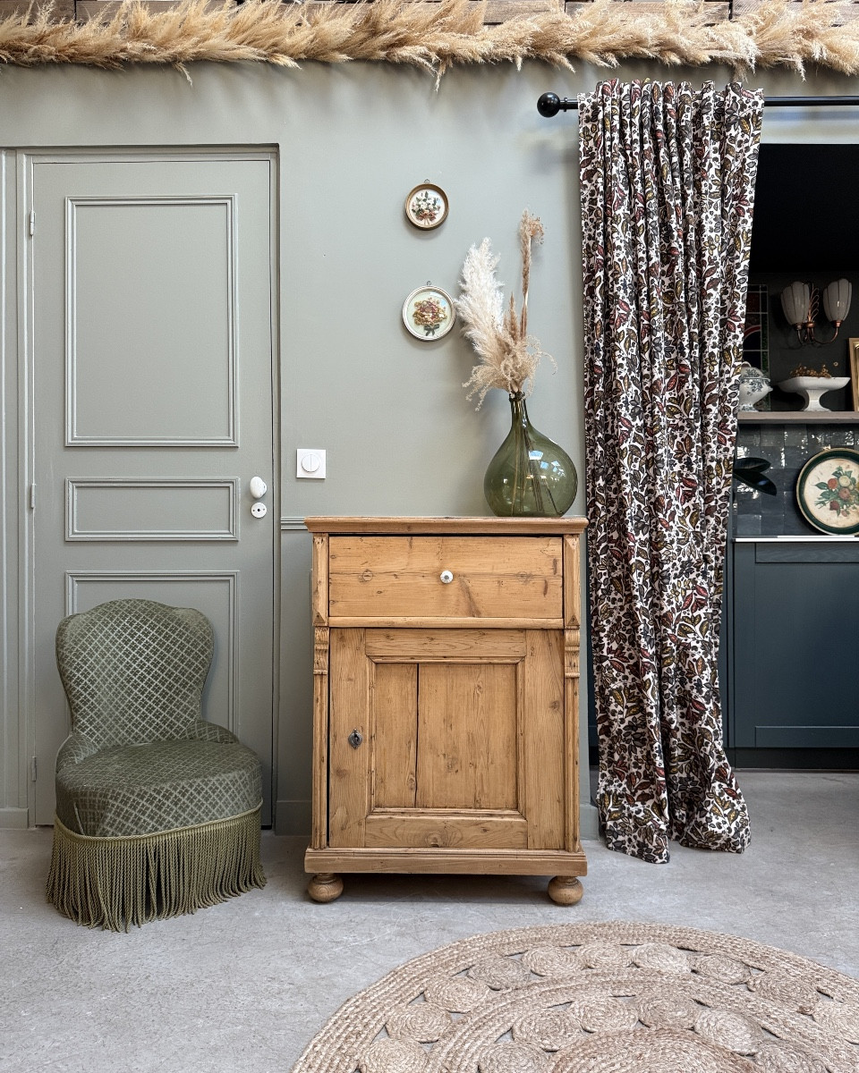 English Jam Cupboard In Solid Pine (renovated)
