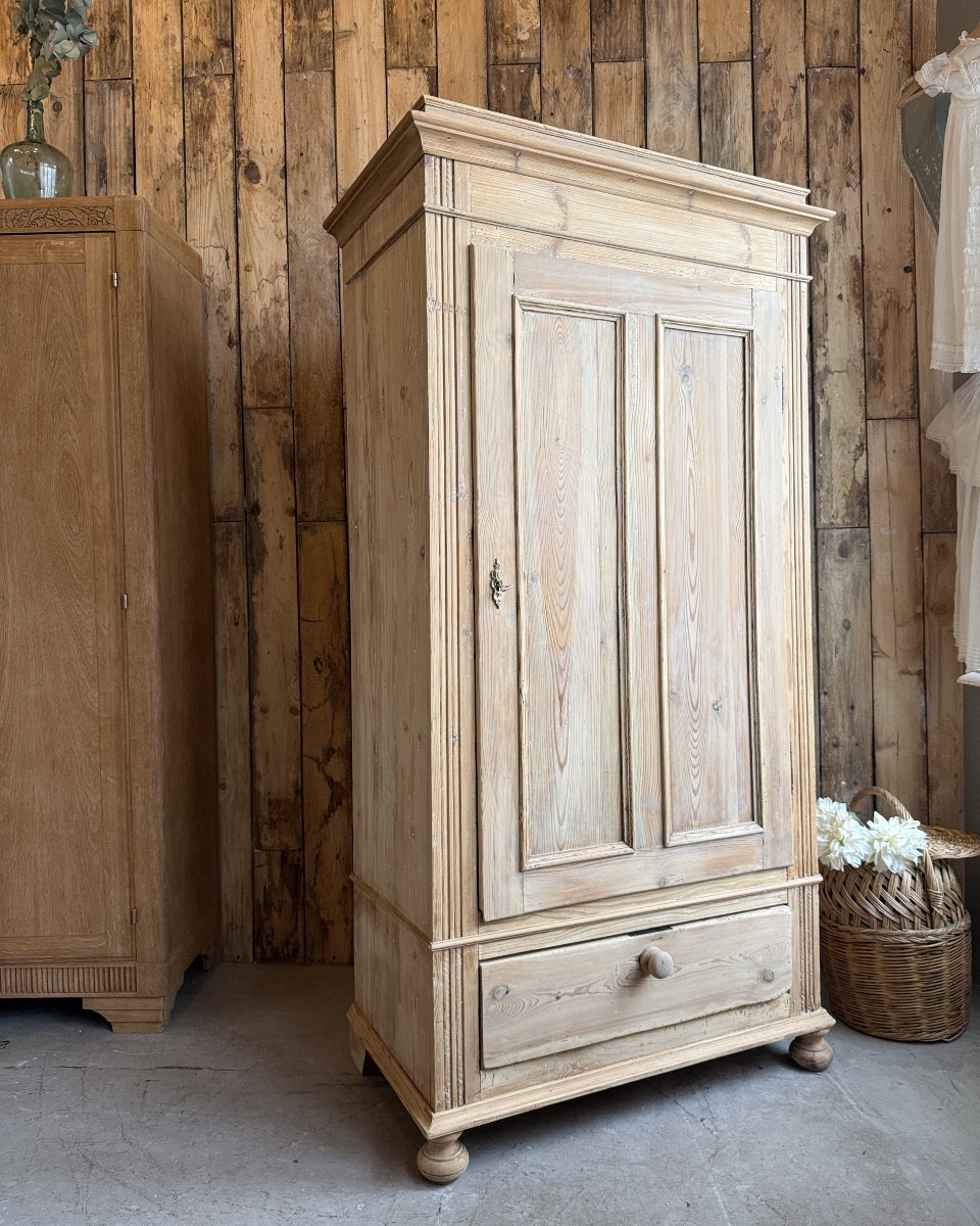English Pine Bonnet Maker (renovated)