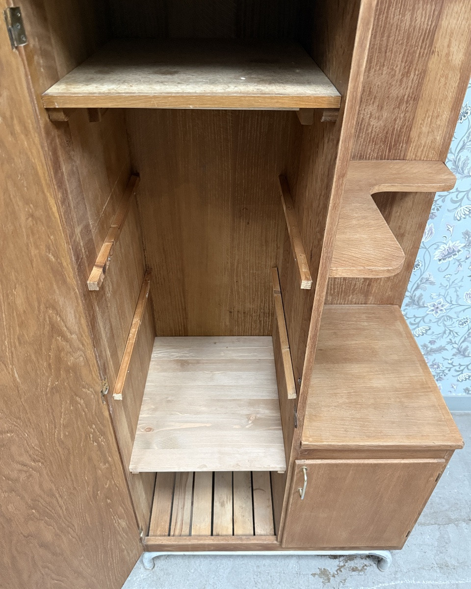Former Boarding School Changing Room (renovated)-photo-5