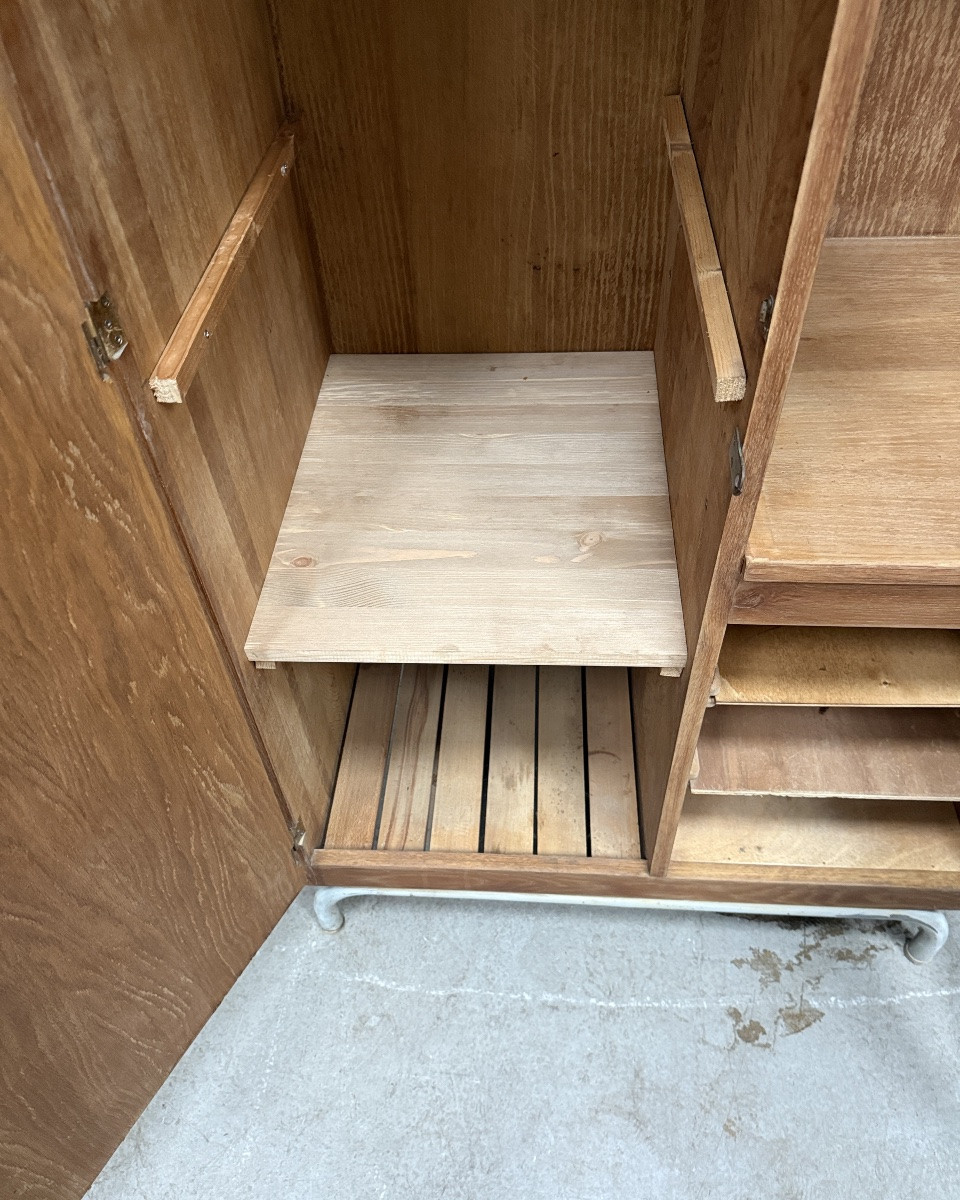 Former Boarding School Changing Room (renovated)-photo-6