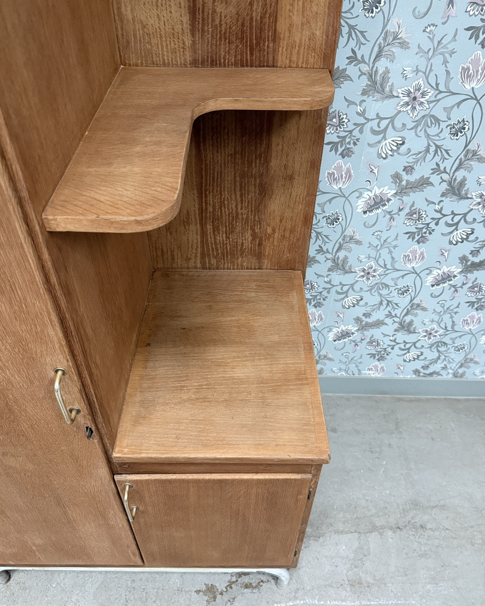 Former Boarding School Changing Room (renovated)-photo-7