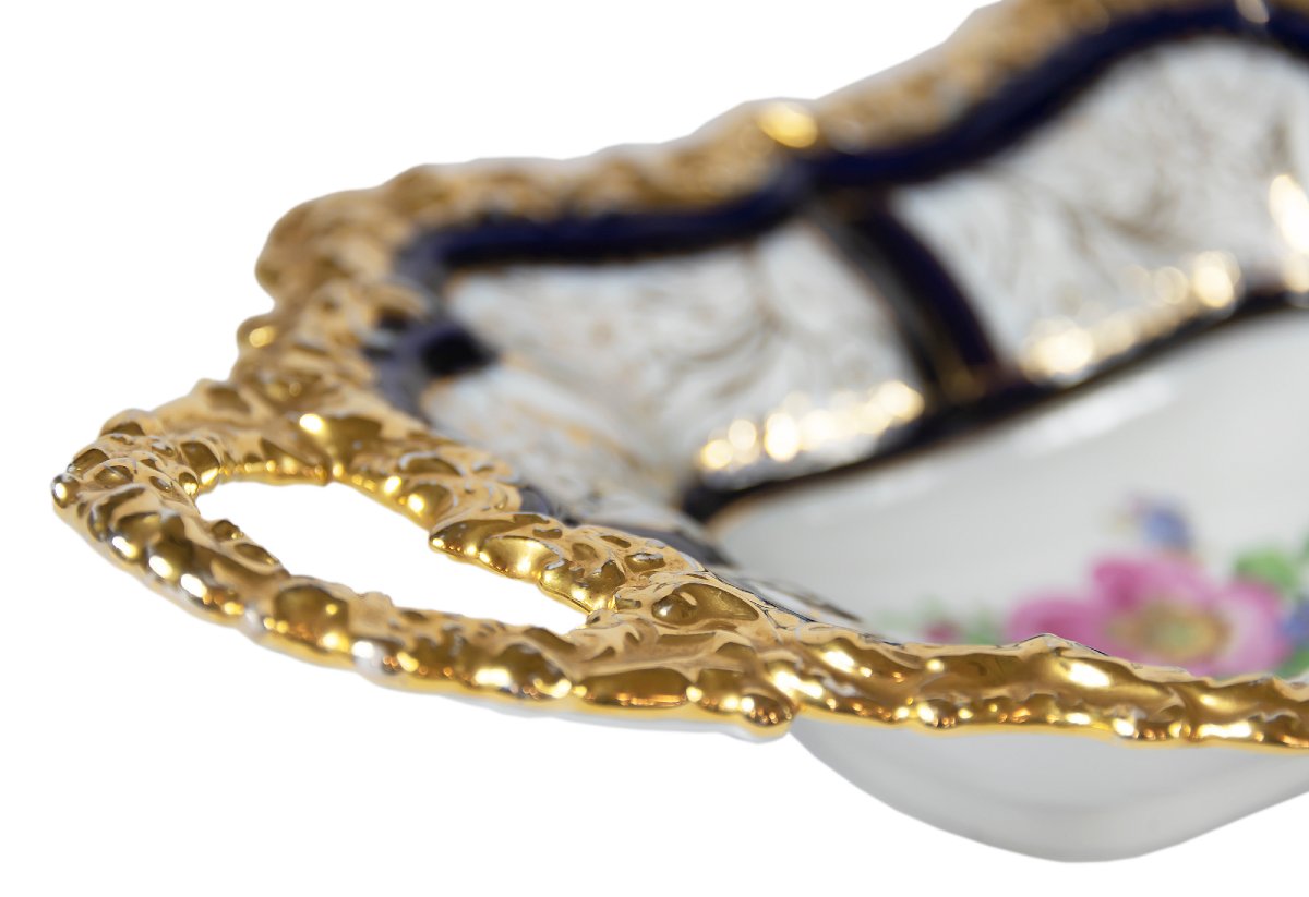 Assiette creuse en porcelaine de Meissen avec poignées-photo-2