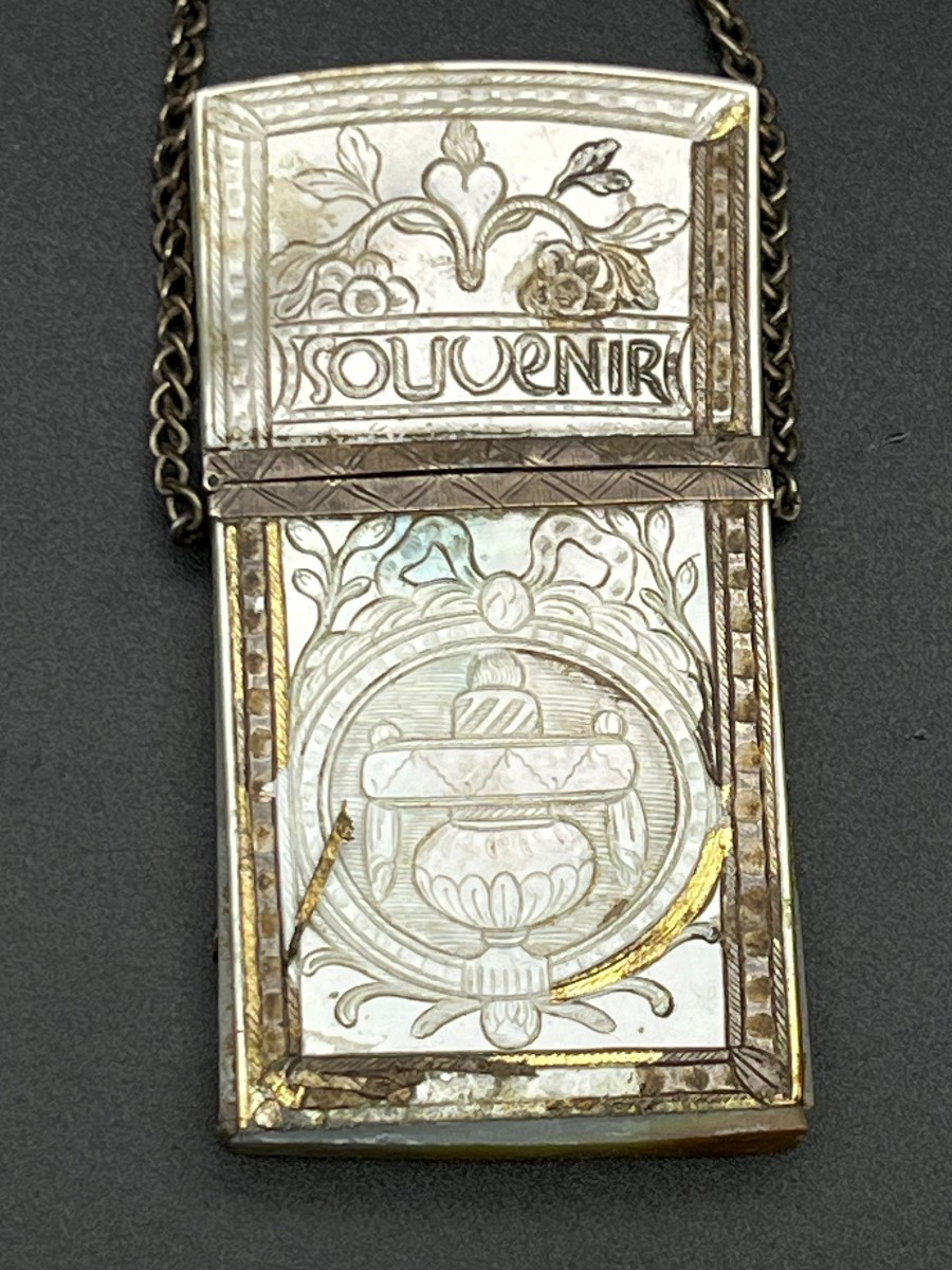 Etui à Tablettes XVIIIème en Nacre 