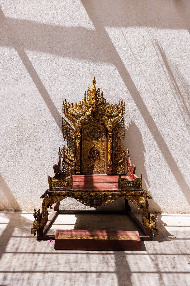Burmese Throne In Antique Gold And Semiprecious Stones With Footboard