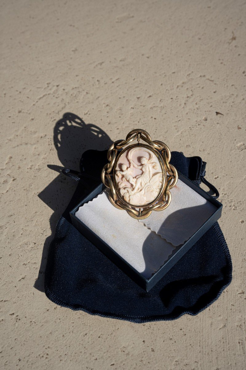 Antique English Cameo