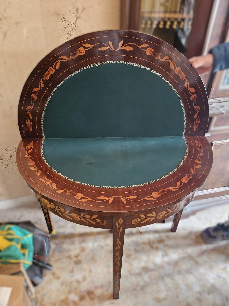 Game Table / Console With Folding Top