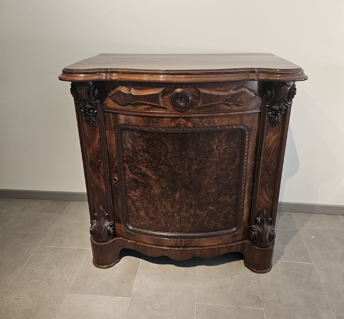 Armoire sicilienne en acajou