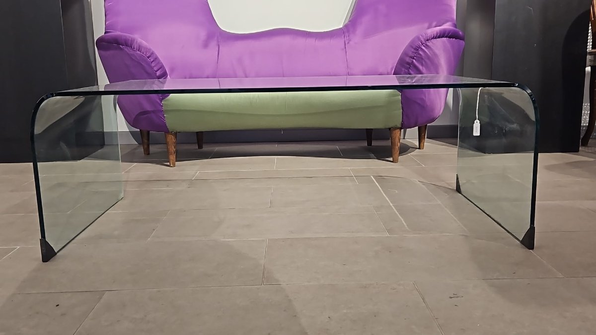 Low Coffee Table Made Of Curved Glass -photo-2