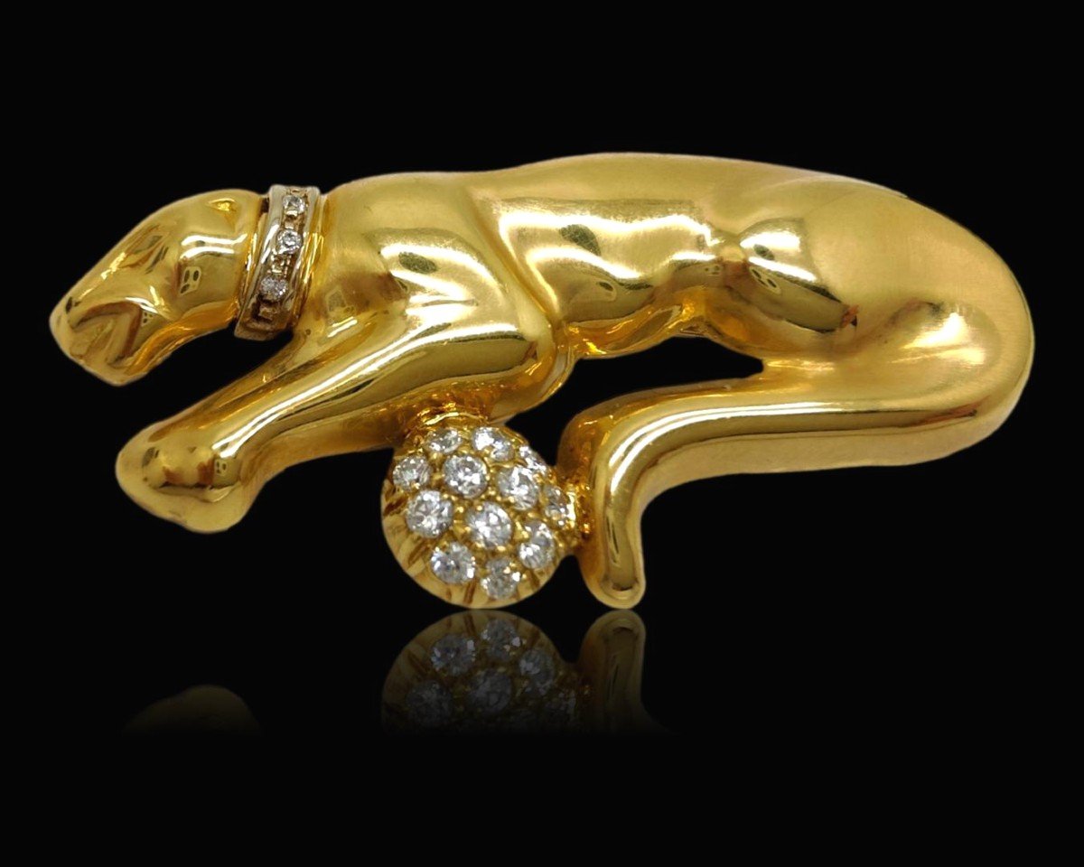 18k Gold & Diamonds Prowling Panther Brooch. 1960s