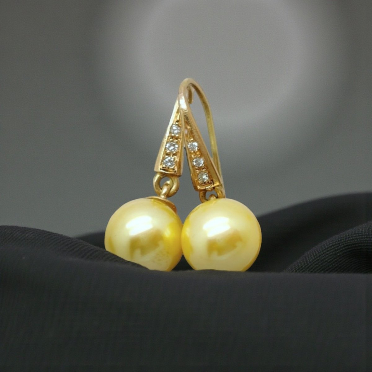 Boucles d'Oreilles Perles Akoya Gold, Or 18kt et Diamants-photo-3