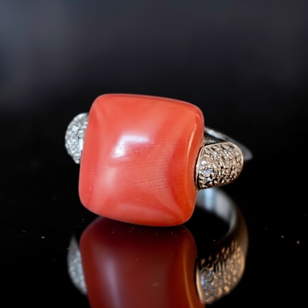 Bague en Or Blanc 18 Carats avec Corail Saumon et Diamants