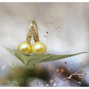 9 Mm  *golden* Akoya Saltwater Pearl 18k Gold & Diamonds Dangling Pierced Earrings